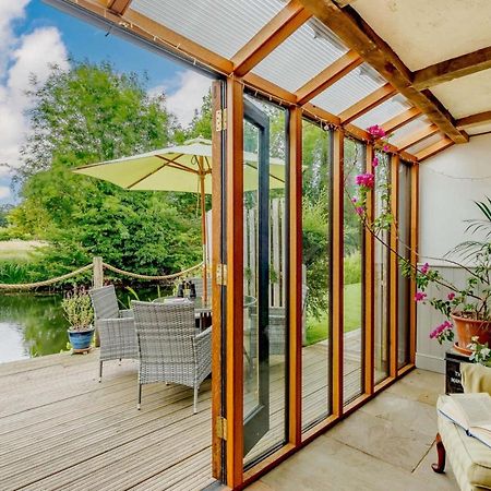 16Th Century Cartlodge With Private Hot Tub Diss Exteriör bild