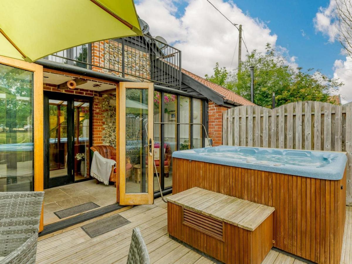 16Th Century Cartlodge With Private Hot Tub Diss Exteriör bild